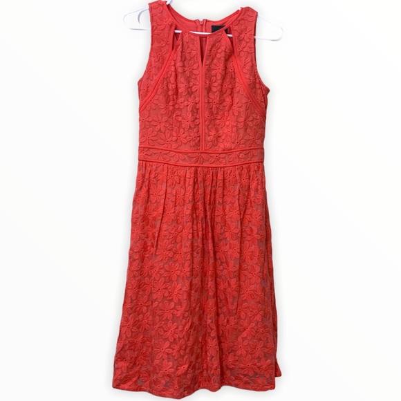Adrianna Papell Dresses & Skirts - Adrianna Papell Sleeveless Dress w/ Floral Detail